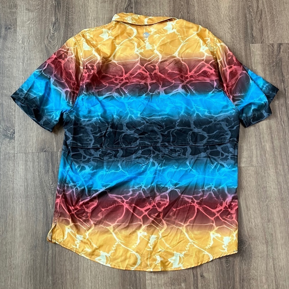 NWT Ocean+Coast Ocean Advantage Button Down Colorful Wave Fishing Shirt Men Sz M - Picture 11 of 13
